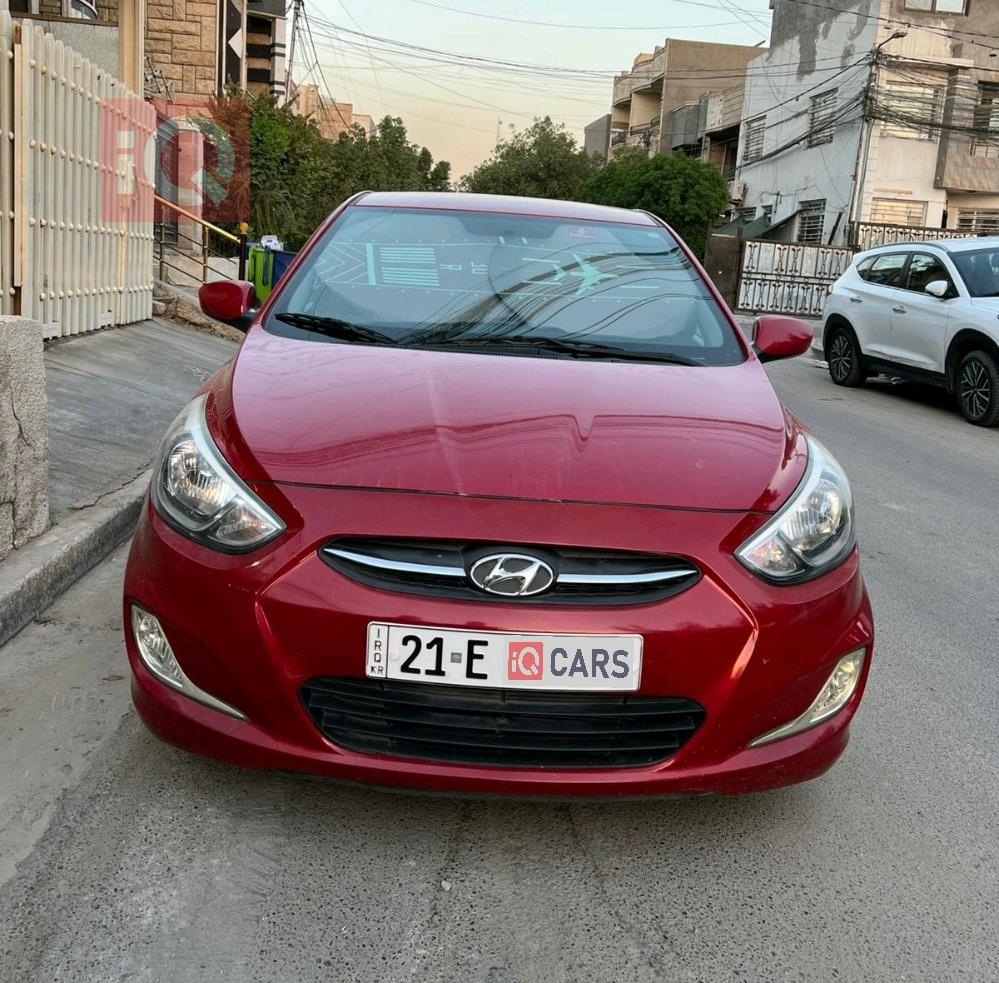 هیوندای ئەکسنت هاچباک
